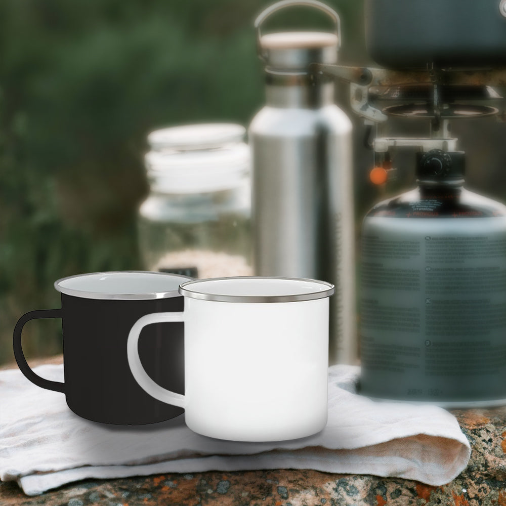 Tasse en émail pour feu de camp