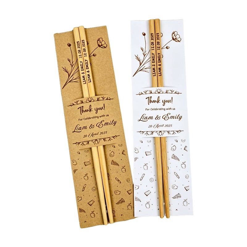 Baguettes en bois avec carte papier