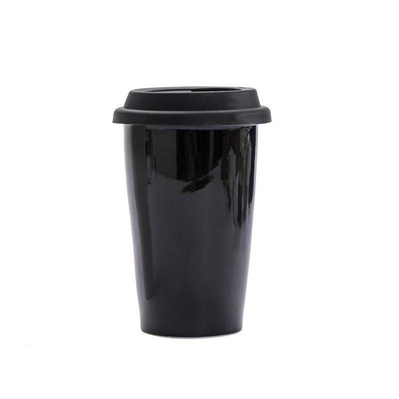 Taza de cerámica con tapa de silicona