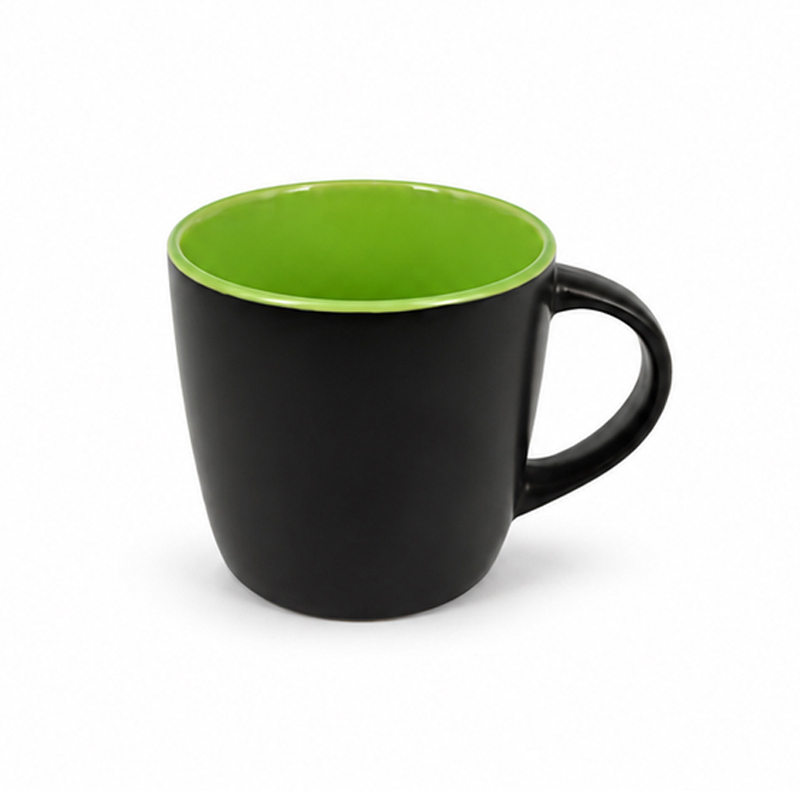 Taza de café de cerámica negra mate