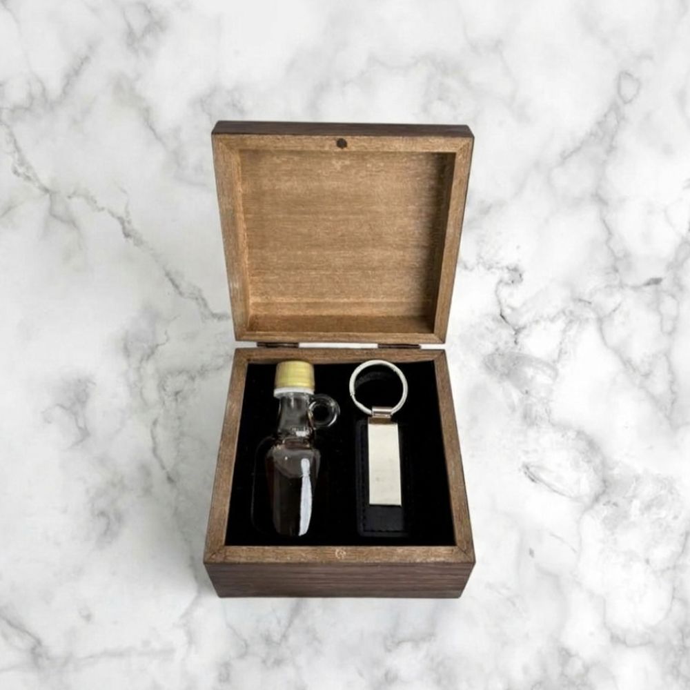 Maple and Keychain Gift Set