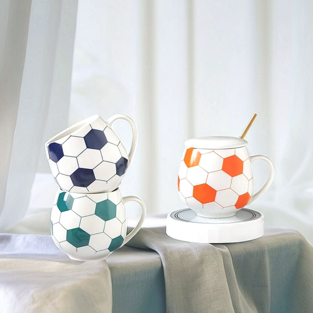 Bola de fútbol taza cerámica con cuchara y tapa