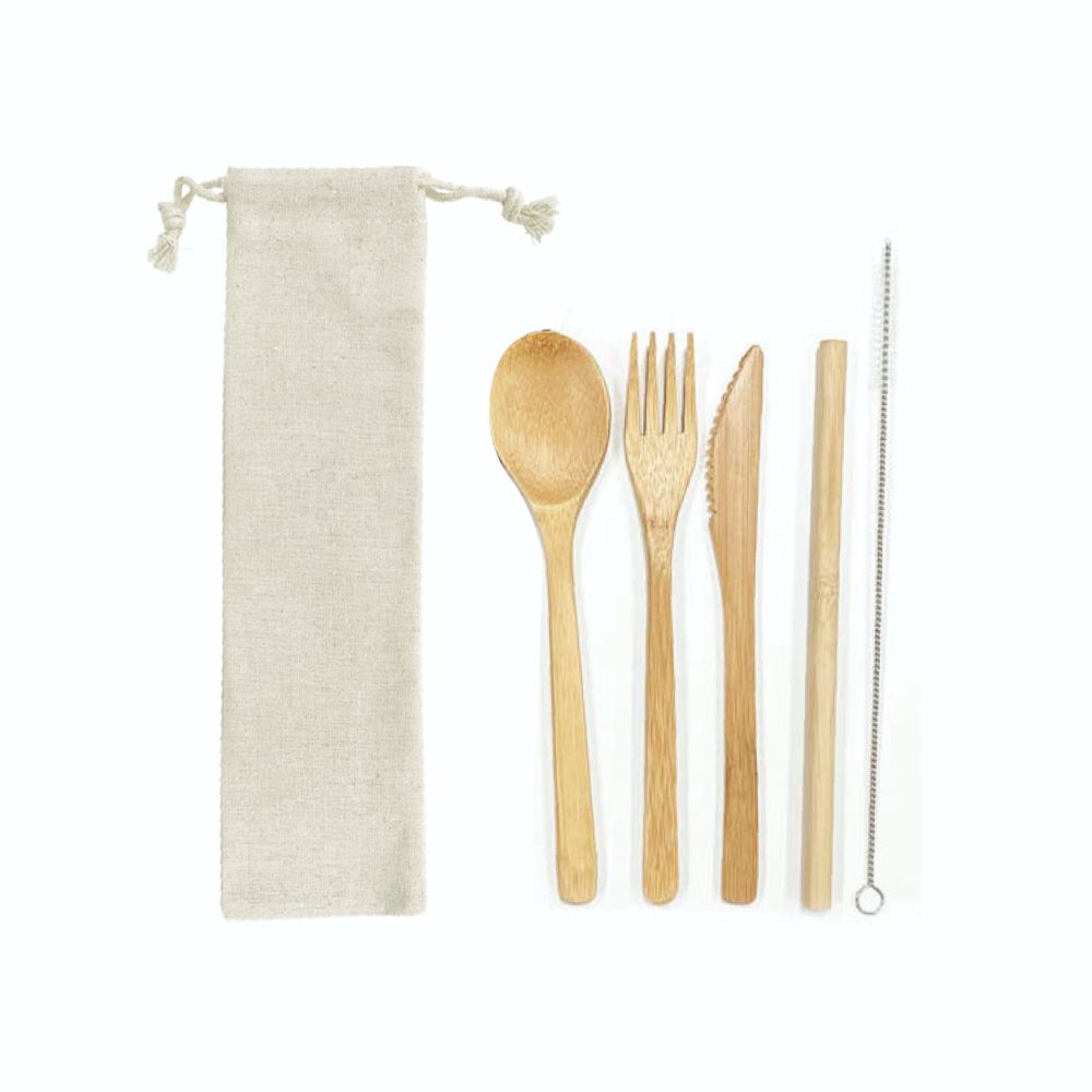 Utensilios de bambú con paja y limpiador